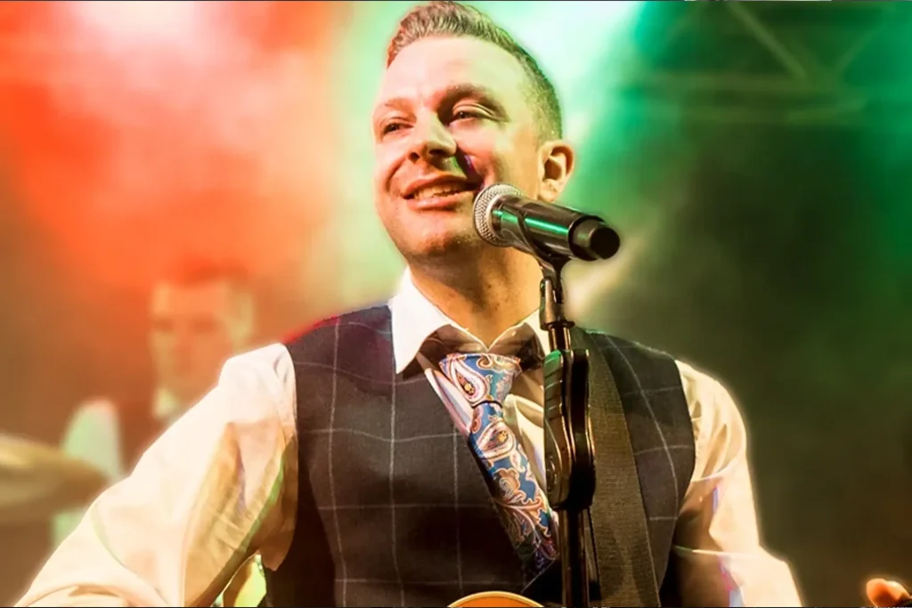 Ritchie Remo On Stage Performing